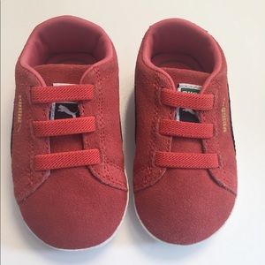 Puma crib shoes, size 4C. Brand new, never worn.